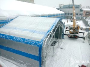 Завершающий этап возведения временной водно-ледовой арены в Татарстане